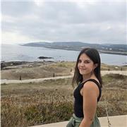Profesora de Inglés imparte clases para todas las edades adaptadas a las necesidades de cada solicitante. Desde un nivel básico hasta uno mas avanzado, en modalidad presencial u online